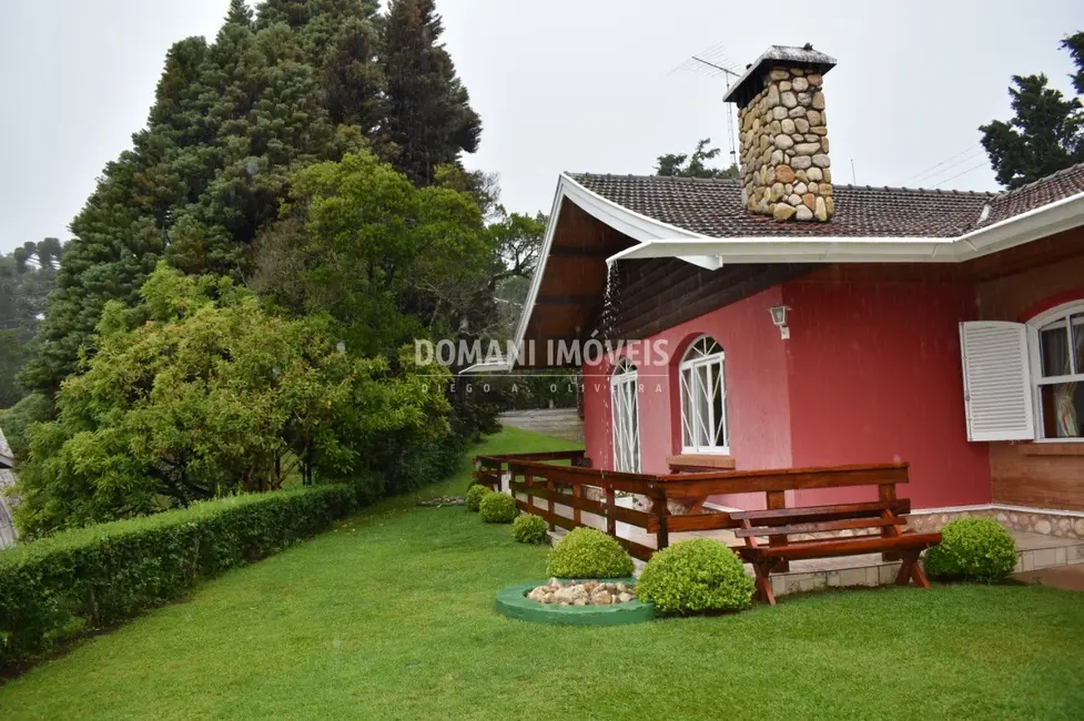 Foto 2 de Casa com 4 quartos à venda, 197m2 em Campos Do Jordao - SP