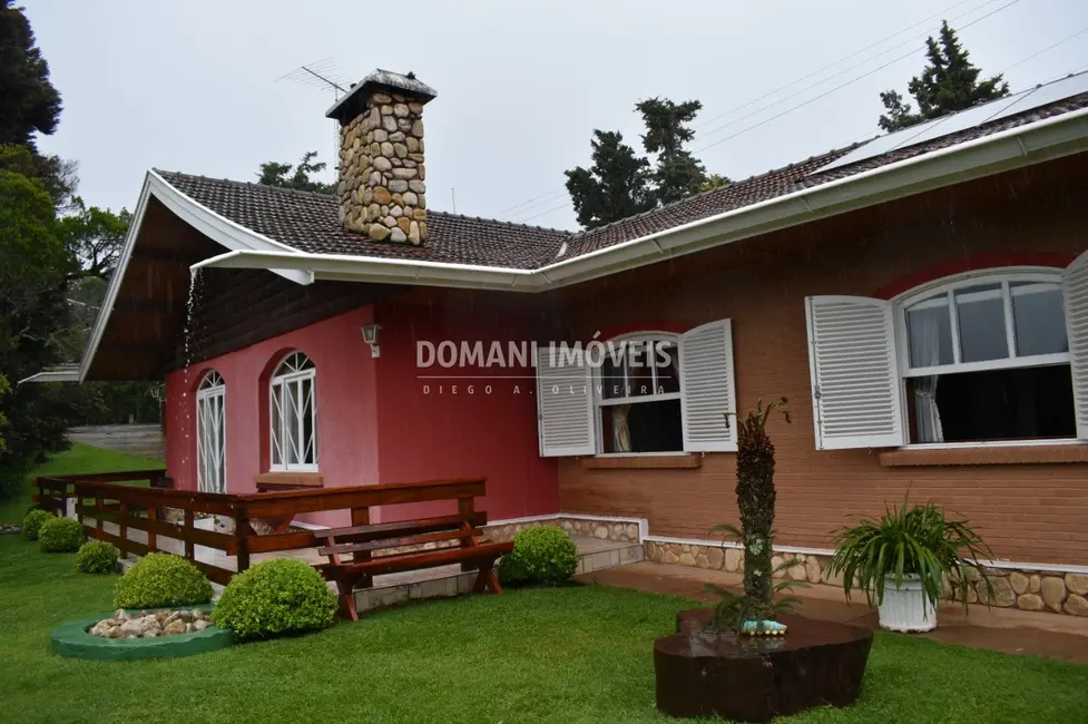 Foto 1 de Casa com 4 quartos à venda, 197m2 em Campos Do Jordao - SP