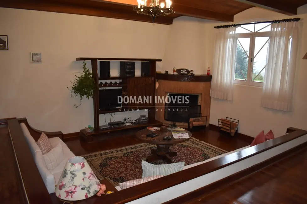 Casa com 4 quartos à venda, 197m2 em Campos Do Jordao - SP - imagem 5 Foto 5 de Casa com 4 quartos à venda, 197m2 em Campos Do Jordao - SP