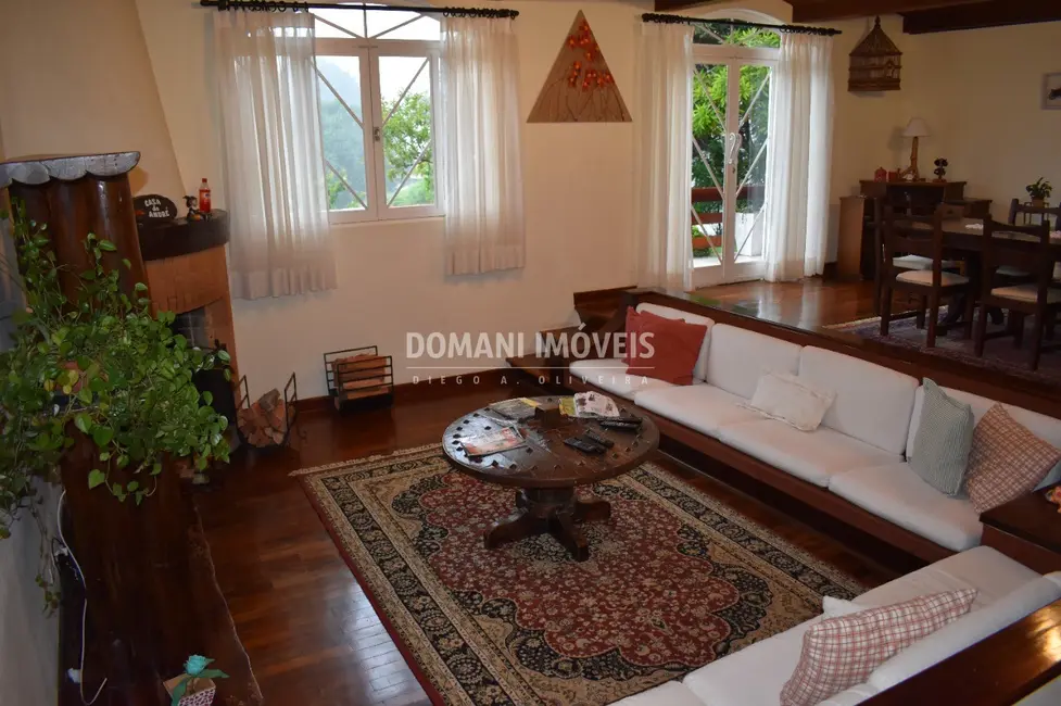 Casa com 4 quartos à venda, 197m2 em Campos Do Jordao - SP - imagem 7 Foto 7 de Casa com 4 quartos à venda, 197m2 em Campos Do Jordao - SP