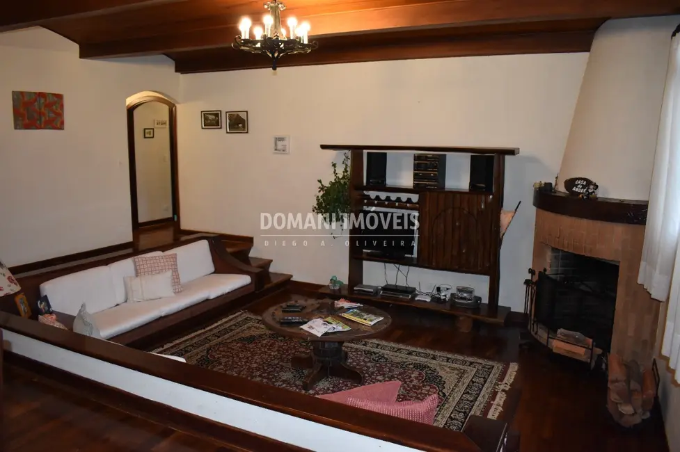 Casa com 4 quartos à venda, 197m2 em Campos Do Jordao - SP - imagem 9 Foto 9 de Casa com 4 quartos à venda, 197m2 em Campos Do Jordao - SP