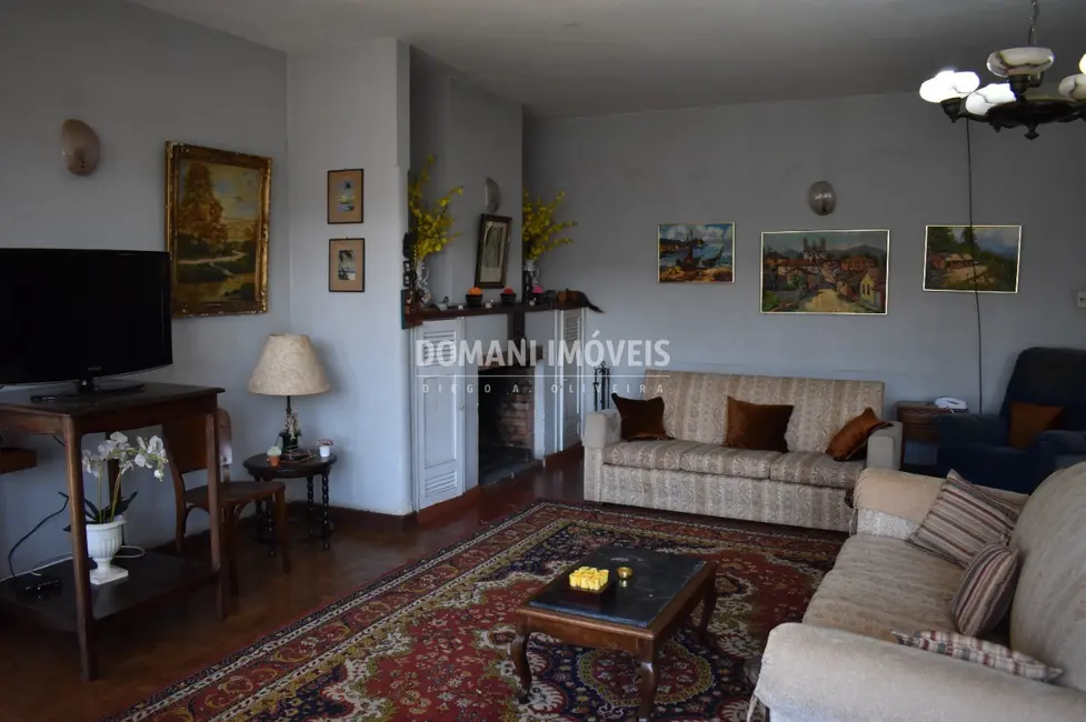 Foto 9 de Casa com 5 quartos à venda, 316m2 em Campos Do Jordao - SP