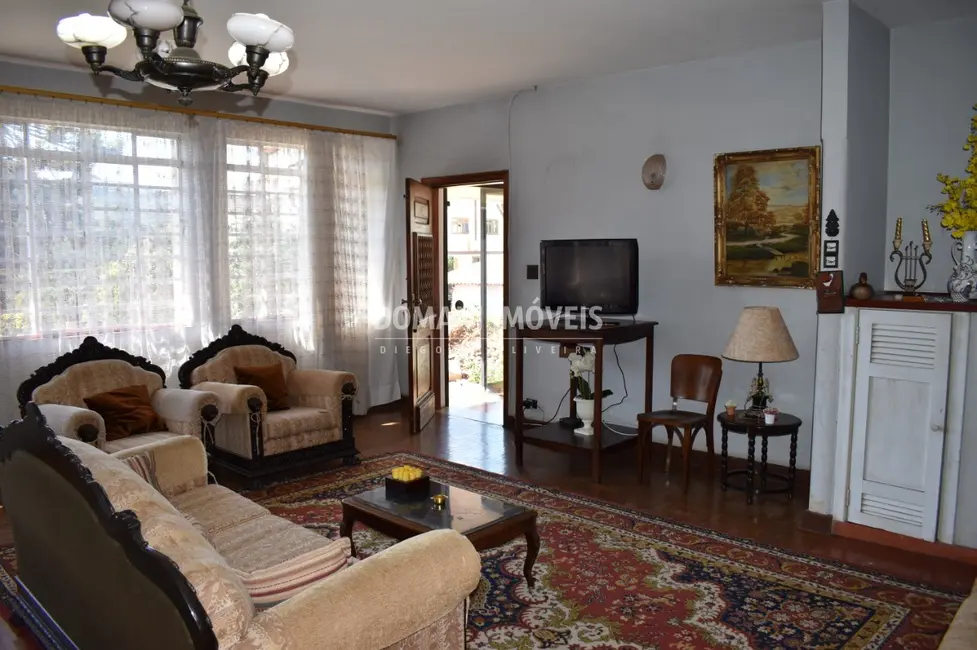 Foto 6 de Casa com 5 quartos à venda, 316m2 em Campos Do Jordao - SP