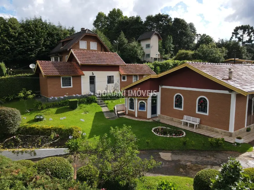 Casa com 4 quartos à venda, 310m2 em Campos Do Jordao - SP - imagem 3 Foto 3 de Casa com 4 quartos à venda, 310m2 em Campos Do Jordao - SP