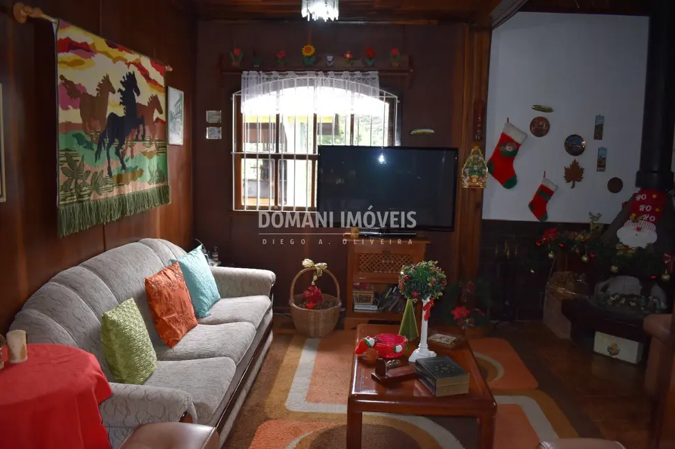 Casa com 4 quartos à venda, 310m2 em Campos Do Jordao - SP - imagem 8 Foto 8 de Casa com 4 quartos à venda, 310m2 em Campos Do Jordao - SP