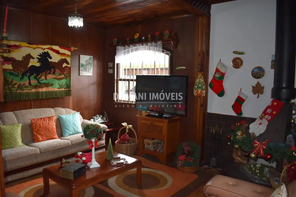 Casa com 4 quartos à venda, 310m2 em Campos Do Jordao - SP - imagem 9 Foto 9 de Casa com 4 quartos à venda, 310m2 em Campos Do Jordao - SP