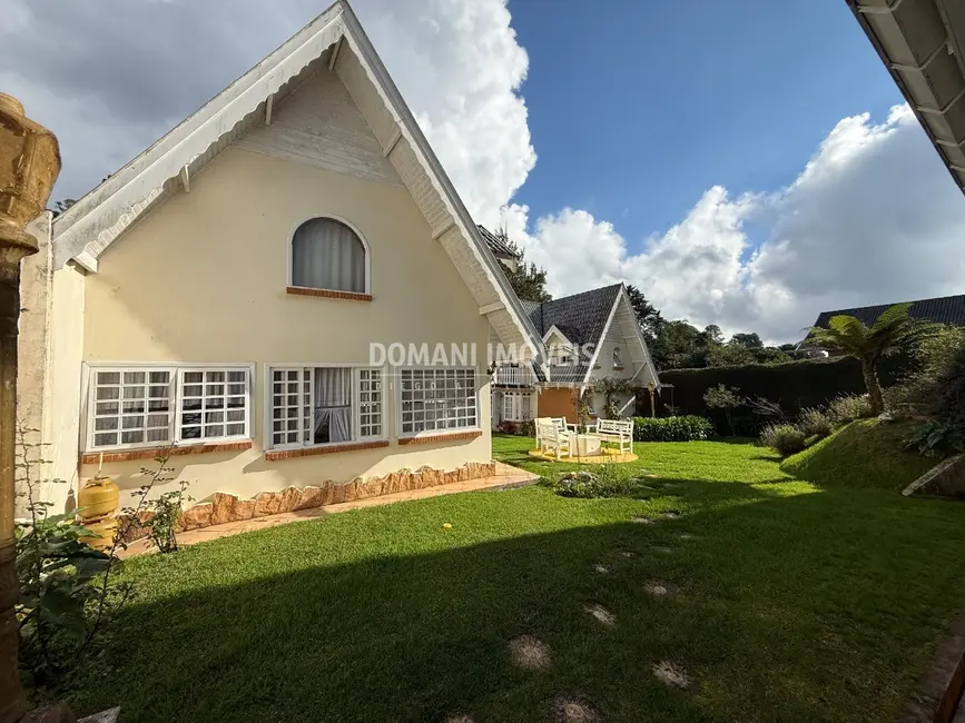 Casa de Condomínio com 5 quartos à venda, 549m2 em Campos Do Jordao - SP - imagem 3 Foto 3 de Casa de Condomínio com 5 quartos à venda, 549m2 em Campos Do Jordao - SP
