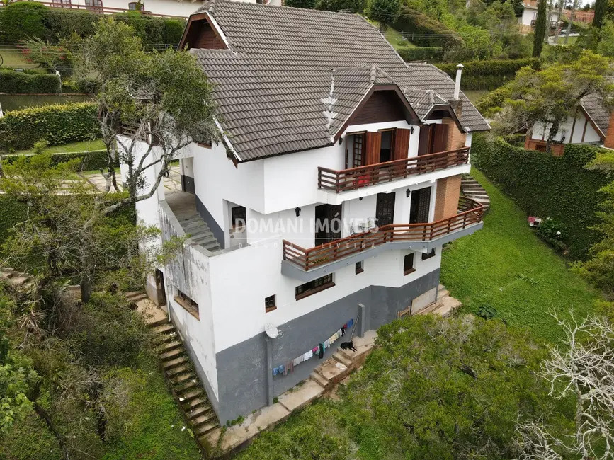 Foto 2 de Casa com 5 quartos à venda e para alugar, 240m2 em Campos Do Jordao - SP