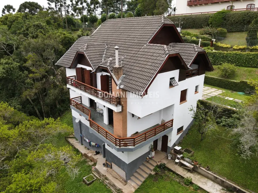 Foto 1 de Casa com 5 quartos à venda e para alugar, 240m2 em Campos Do Jordao - SP