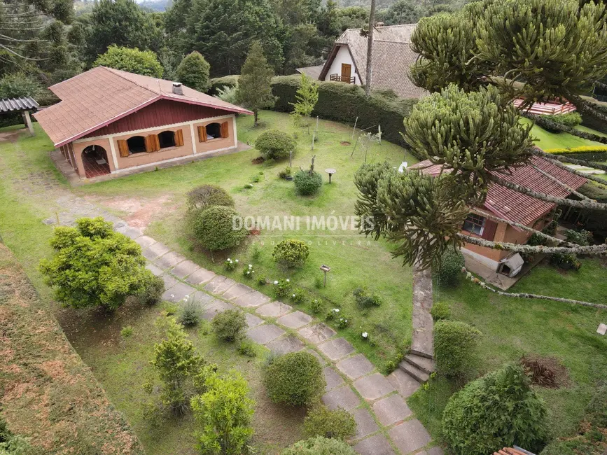 Foto 2 de Casa com 3 quartos à venda, 218m2 em Campos Do Jordao - SP
