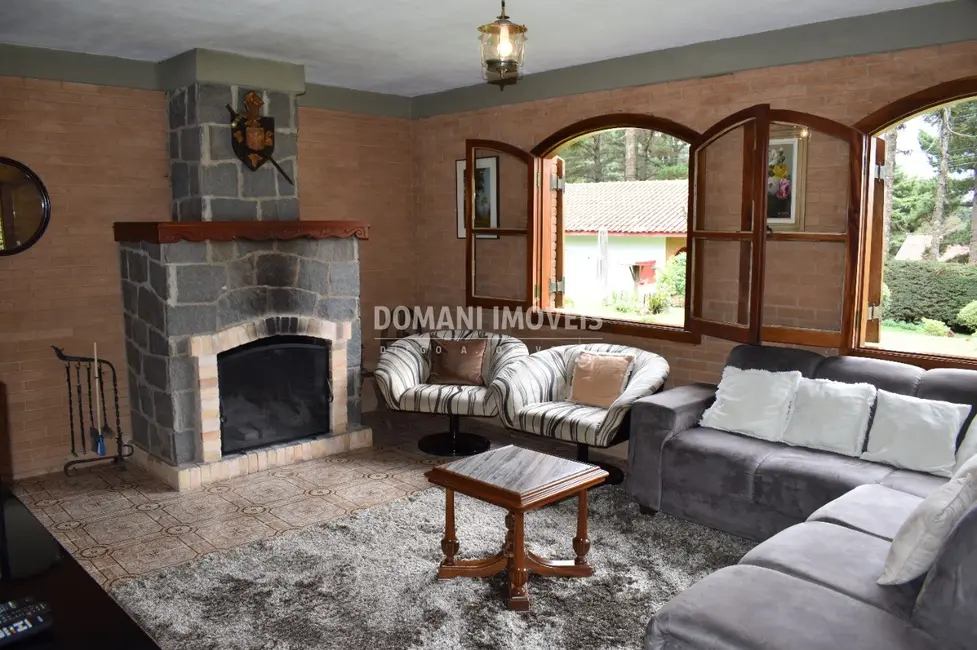 Foto 8 de Casa com 3 quartos à venda, 218m2 em Campos Do Jordao - SP