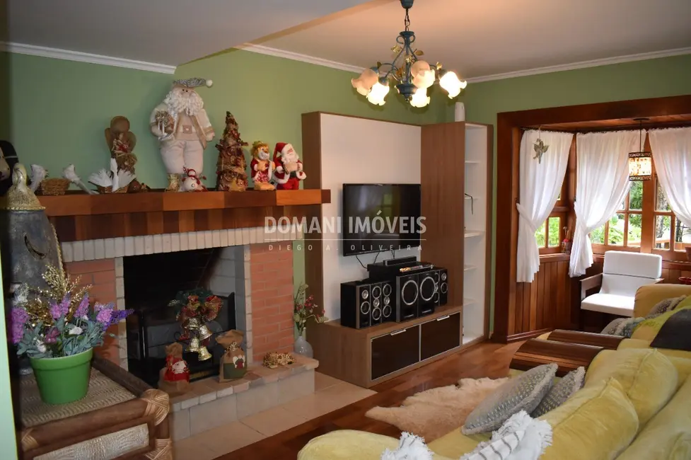 Foto 9 de Casa de Condomínio com 4 quartos à venda, 170m2 em Campos Do Jordao - SP