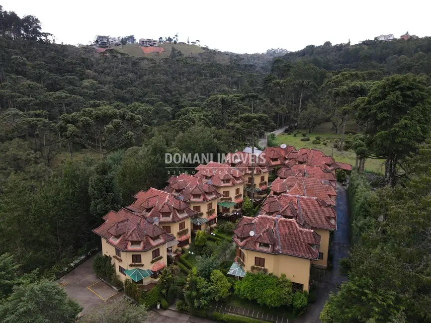 Foto 3 de Casa de Condomínio com 4 quartos à venda, 170m2 em Campos Do Jordao - SP