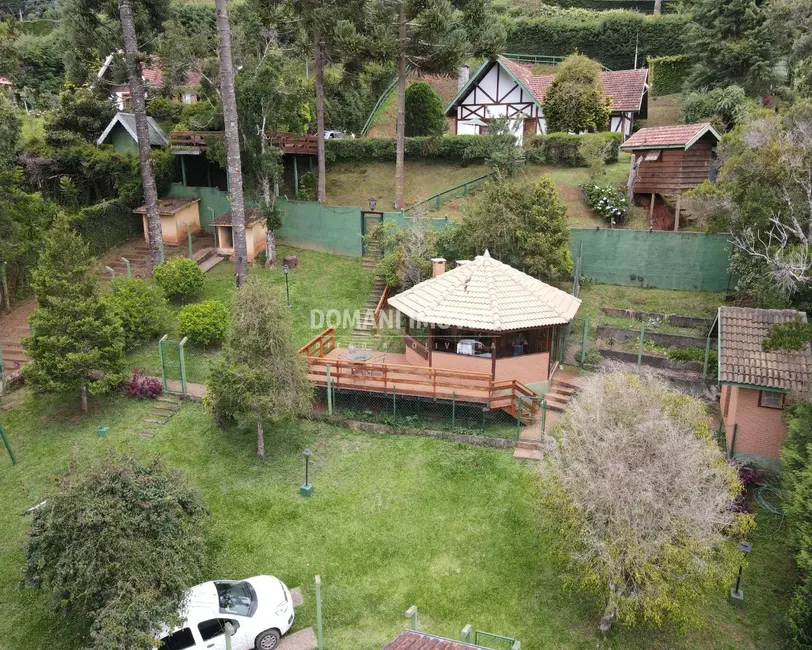 Foto 3 de Casa com 4 quartos à venda, 118m2 em Campos Do Jordao - SP