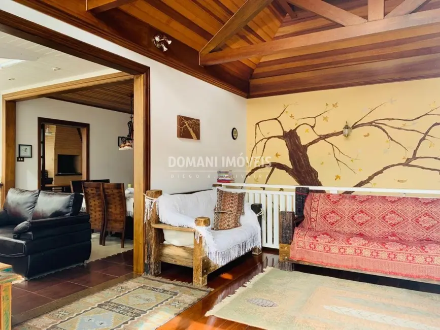 Foto 9 de Casa com 3 quartos à venda, 190m2 em Campos Do Jordao - SP