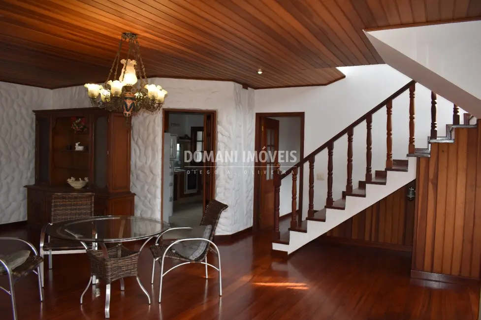 Foto 7 de Casa com 3 quartos à venda, 304m2 em Campos Do Jordao - SP