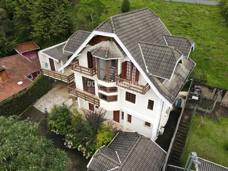 Foto 1 de Casa com 3 quartos à venda, 304m2 em Campos Do Jordao - SP