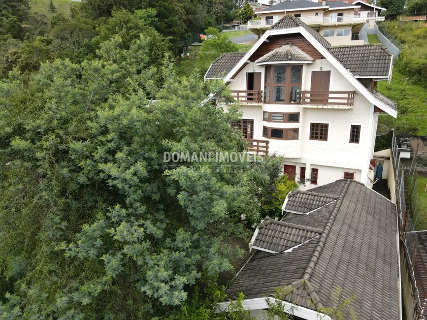 Foto 3 de Casa com 3 quartos à venda, 304m2 em Campos Do Jordao - SP