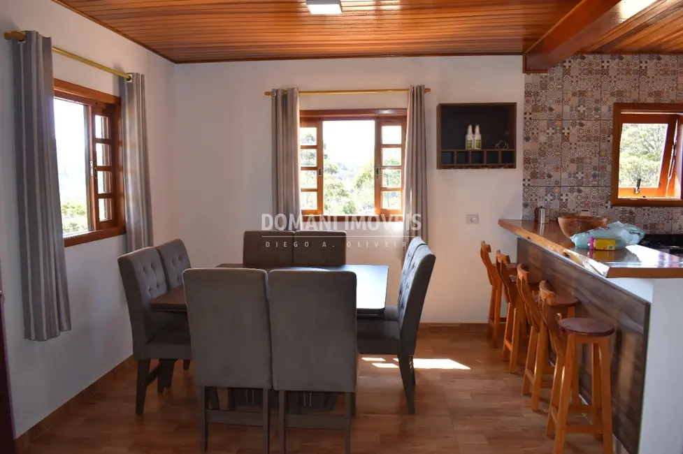 Casa com 3 quartos para alugar, 180m2 em Campos Do Jordao - SP - imagem 8 Foto 8 de Casa com 3 quartos para alugar, 180m2 em Campos Do Jordao - SP