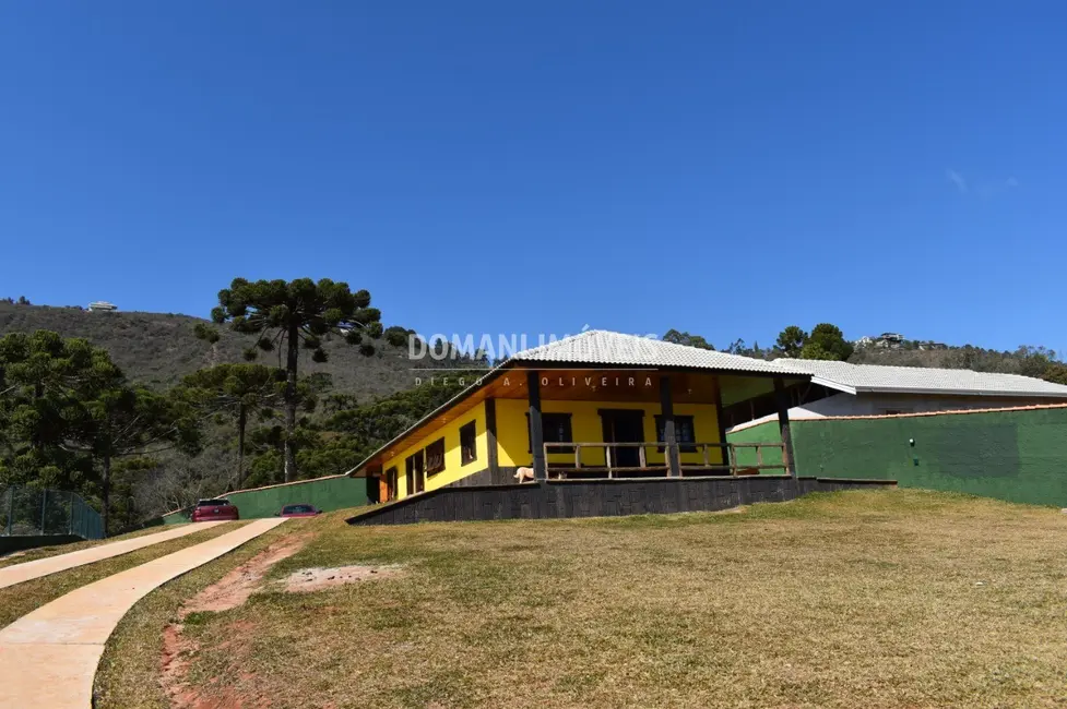 Foto 1 de Casa com 3 quartos à venda, 180m2 em Campos Do Jordao - SP