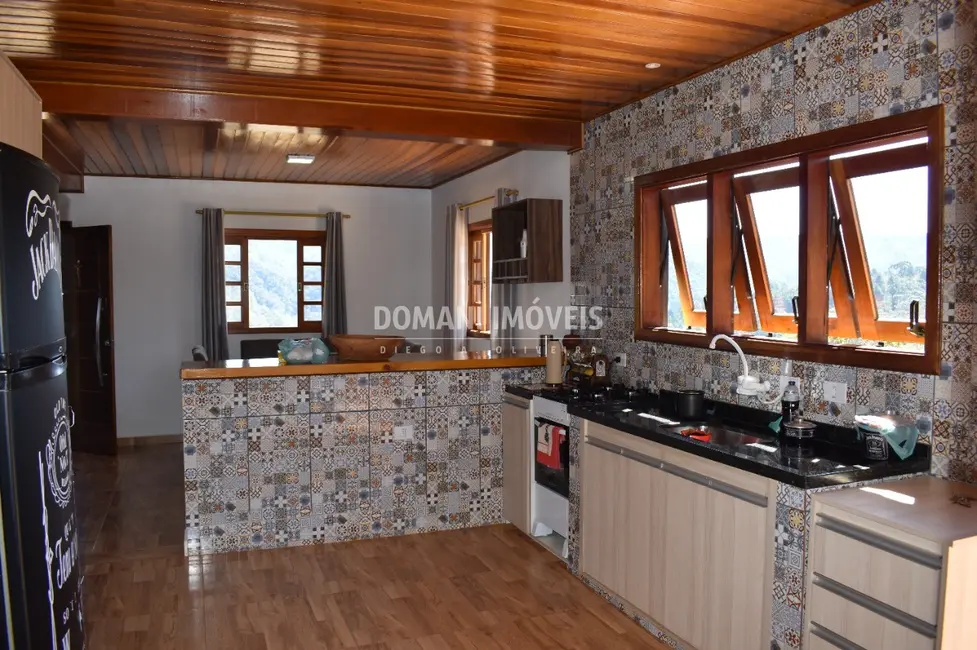 Casa com 3 quartos para alugar, 180m2 em Campos Do Jordao - SP - imagem 9 Foto 9 de Casa com 3 quartos para alugar, 180m2 em Campos Do Jordao - SP