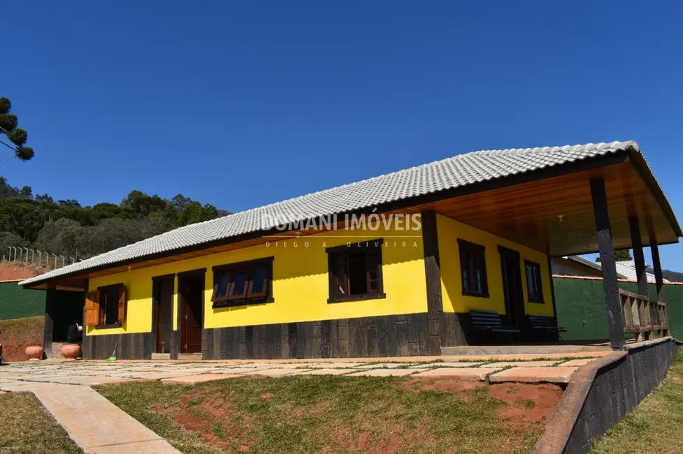 Foto 2 de Casa com 3 quartos à venda, 180m2 em Campos Do Jordao - SP