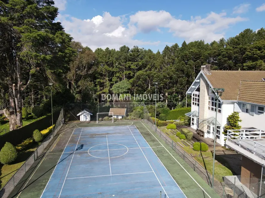 Casa com 4 quartos à venda, 995m2 em Campos Do Jordao - SP - imagem 4 Foto 4 de Casa com 4 quartos à venda, 995m2 em Campos Do Jordao - SP