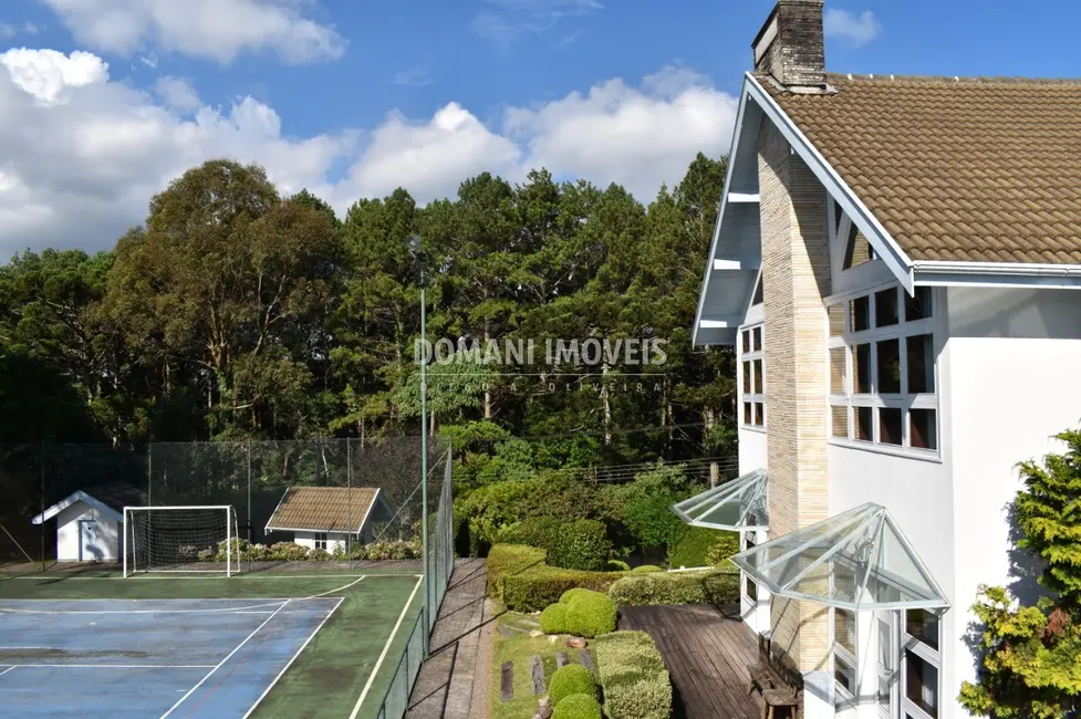 Casa com 4 quartos à venda, 995m2 em Campos Do Jordao - SP - imagem 5 Foto 5 de Casa com 4 quartos à venda, 995m2 em Campos Do Jordao - SP