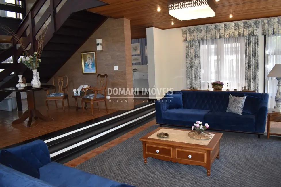 Casa com 4 quartos à venda, 995m2 em Campos Do Jordao - SP - imagem 9 Foto 9 de Casa com 4 quartos à venda, 995m2 em Campos Do Jordao - SP