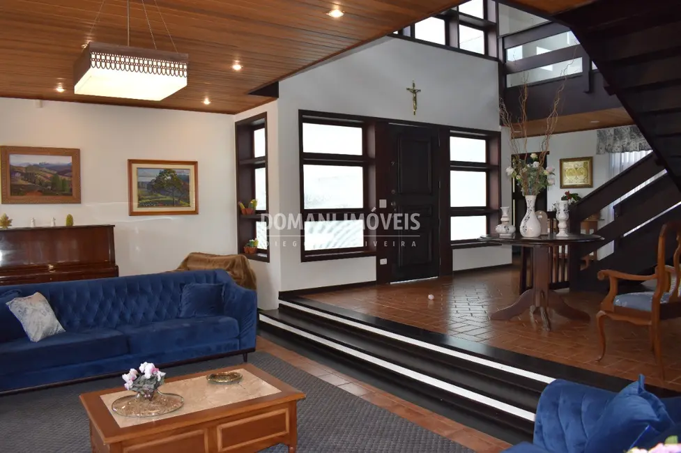 Casa com 4 quartos à venda, 995m2 em Campos Do Jordao - SP - imagem 8 Foto 8 de Casa com 4 quartos à venda, 995m2 em Campos Do Jordao - SP