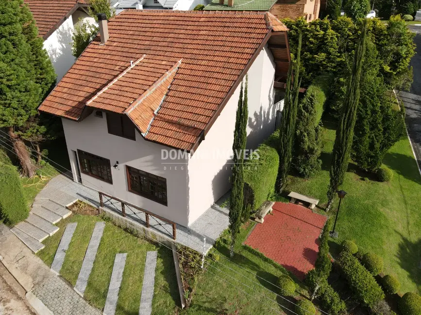 Foto 1 de Casa de Condomínio com 4 quartos à venda, 190m2 em Campos Do Jordao - SP