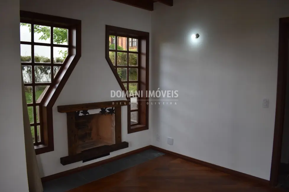 Foto 8 de Casa de Condomínio com 4 quartos à venda, 190m2 em Campos Do Jordao - SP