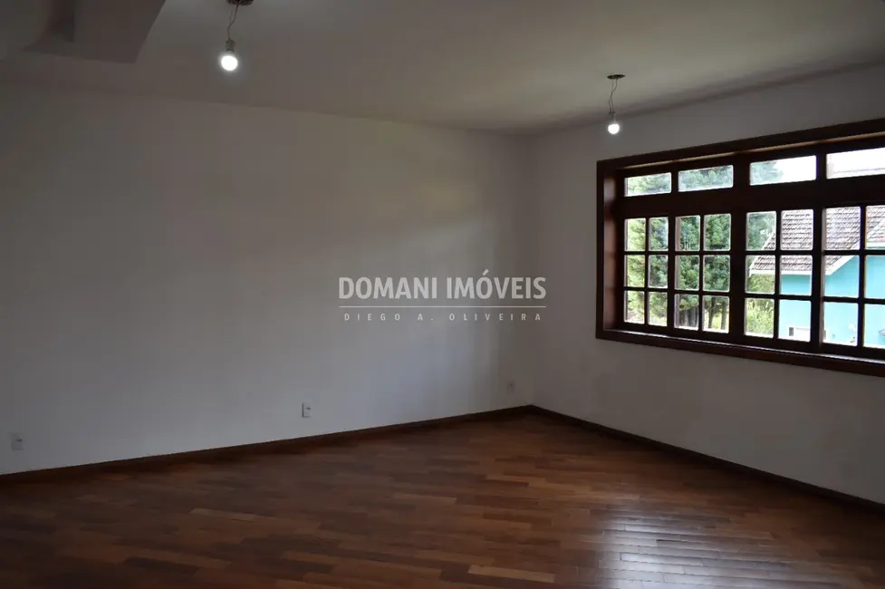 Foto 9 de Casa de Condomínio com 4 quartos à venda, 190m2 em Campos Do Jordao - SP