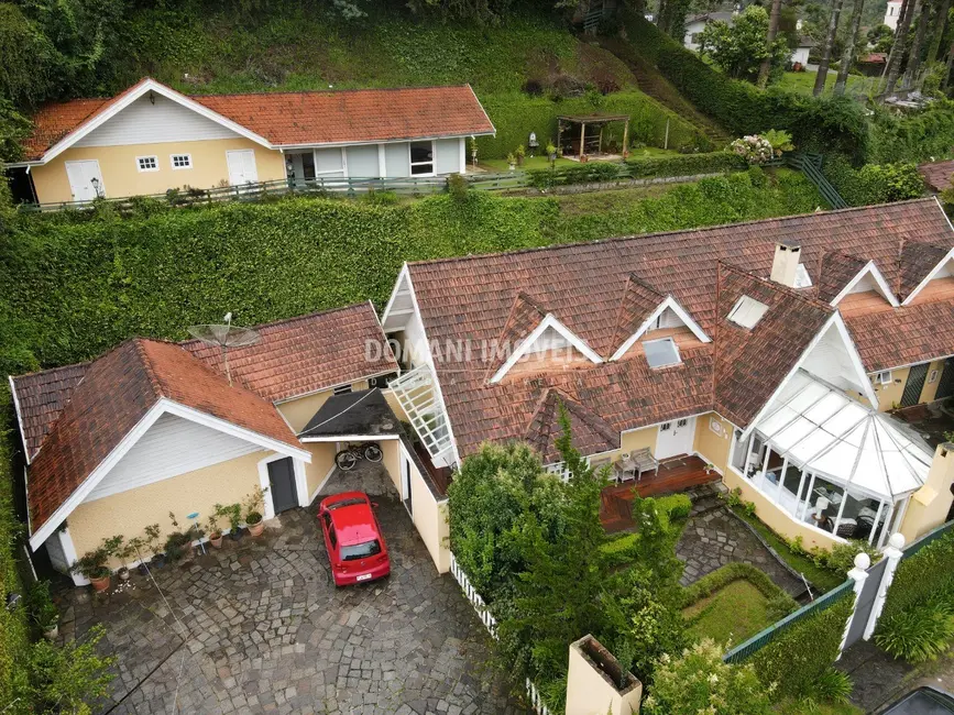 Foto 1 de Casa com 6 quartos à venda, 682m2 em Campos Do Jordao - SP