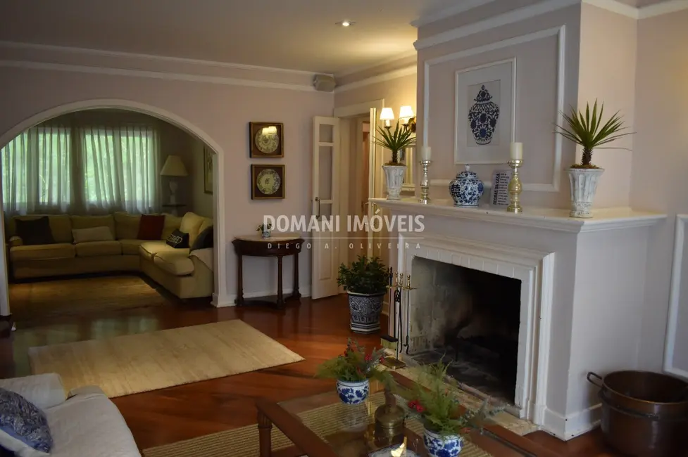 Foto 7 de Casa com 6 quartos à venda, 682m2 em Campos Do Jordao - SP