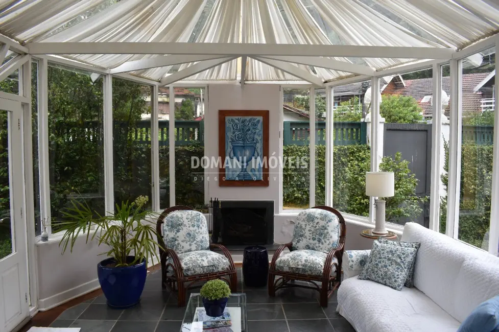 Foto 9 de Casa com 6 quartos à venda, 682m2 em Campos Do Jordao - SP