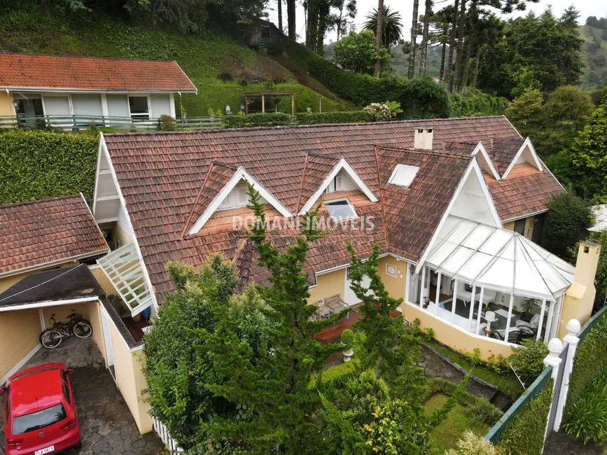 Foto 2 de Casa com 6 quartos à venda, 682m2 em Campos Do Jordao - SP