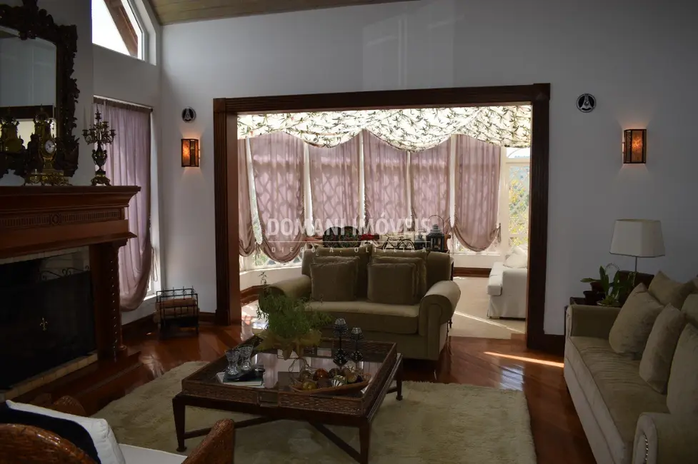 Foto 9 de Casa de Condomínio com 4 quartos à venda, 656m2 em Campos Do Jordao - SP