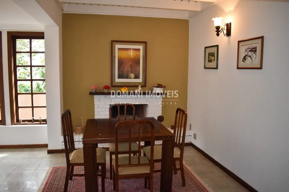 Foto 8 de Casa de Condomínio com 4 quartos à venda, 205m2 em Campos Do Jordao - SP