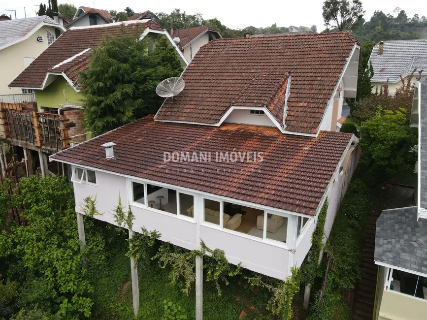 Foto 4 de Casa de Condomínio com 4 quartos à venda, 205m2 em Campos Do Jordao - SP