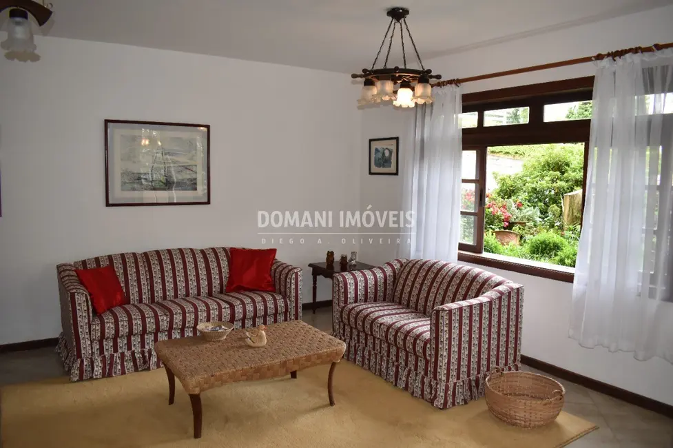 Foto 9 de Casa de Condomínio com 4 quartos à venda, 205m2 em Campos Do Jordao - SP