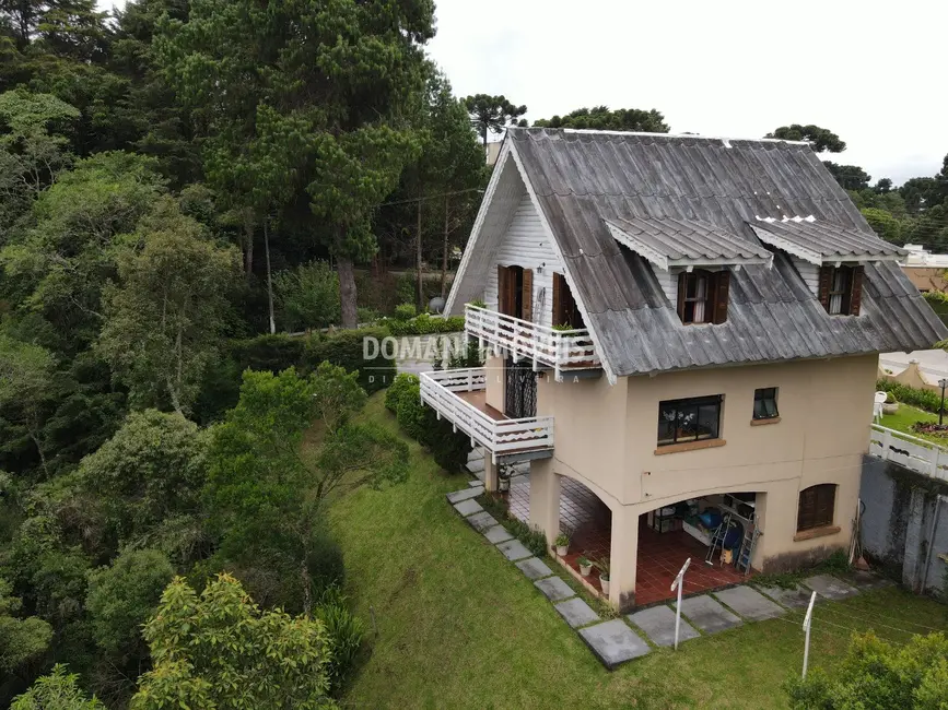 Foto 2 de Casa com 3 quartos à venda, 205m2 em Campos Do Jordao - SP