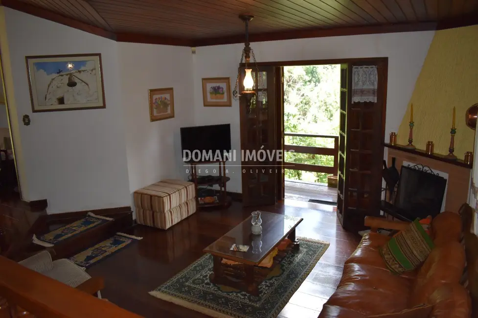 Foto 9 de Casa de Condomínio com 3 quartos à venda, 170m2 em Campos Do Jordao - SP