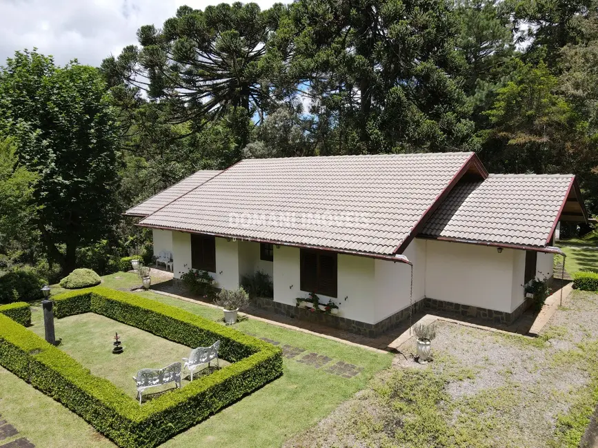 Foto 1 de Casa de Condomínio com 3 quartos à venda, 170m2 em Campos Do Jordao - SP