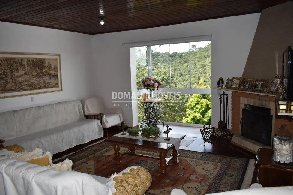 Foto 7 de Casa com 3 quartos à venda, 380m2 em Campos Do Jordao - SP