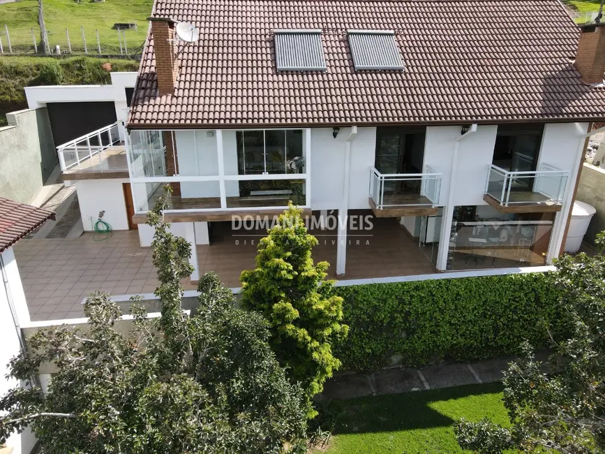 Foto 3 de Casa com 3 quartos à venda, 380m2 em Campos Do Jordao - SP