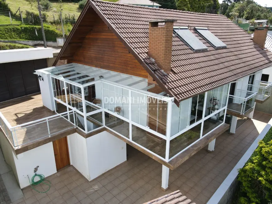 Foto 4 de Casa com 3 quartos à venda, 380m2 em Campos Do Jordao - SP
