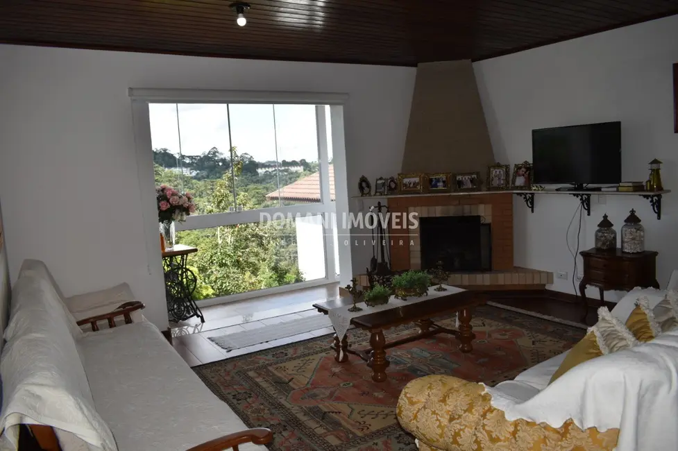Foto 6 de Casa com 3 quartos à venda, 380m2 em Campos Do Jordao - SP