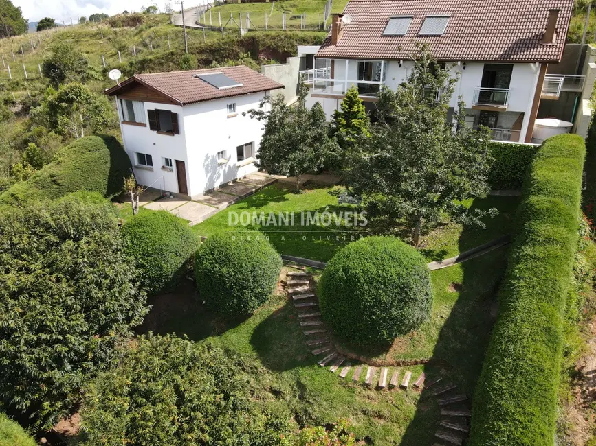 Foto 2 de Casa com 3 quartos à venda, 380m2 em Campos Do Jordao - SP