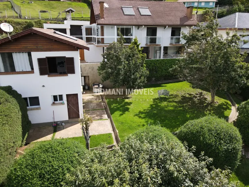 Foto 5 de Casa com 3 quartos à venda, 380m2 em Campos Do Jordao - SP